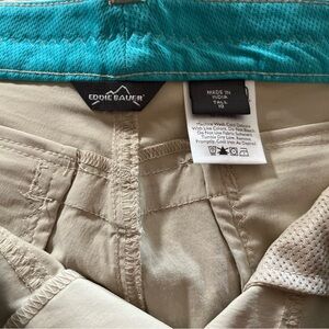 Eddie Bauer Beige Convertible pants/capris with Teal Waistband Accent.